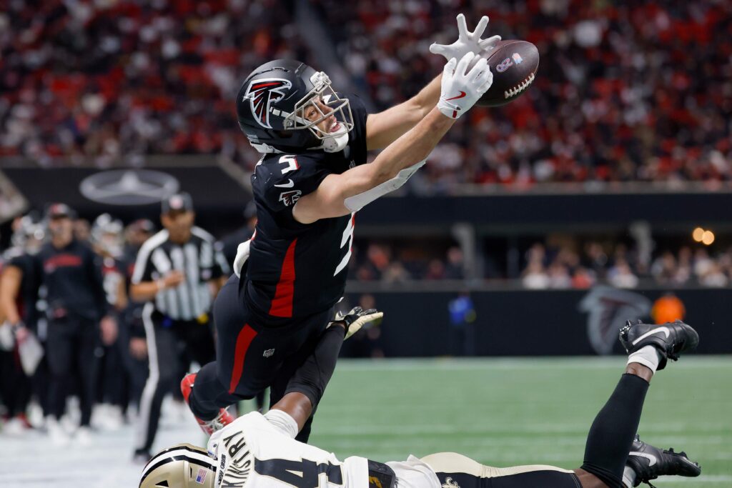 Is Drake London Playing Tonight? Why Falcons’ WR Has No Stats Early on SNF - Heavy.com