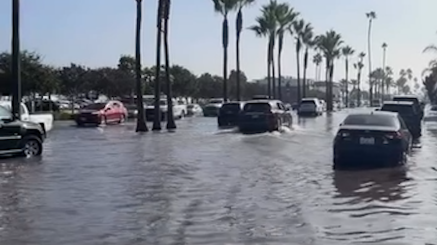 Newport Beach declares local emergency amid coastal flooding - KESQ