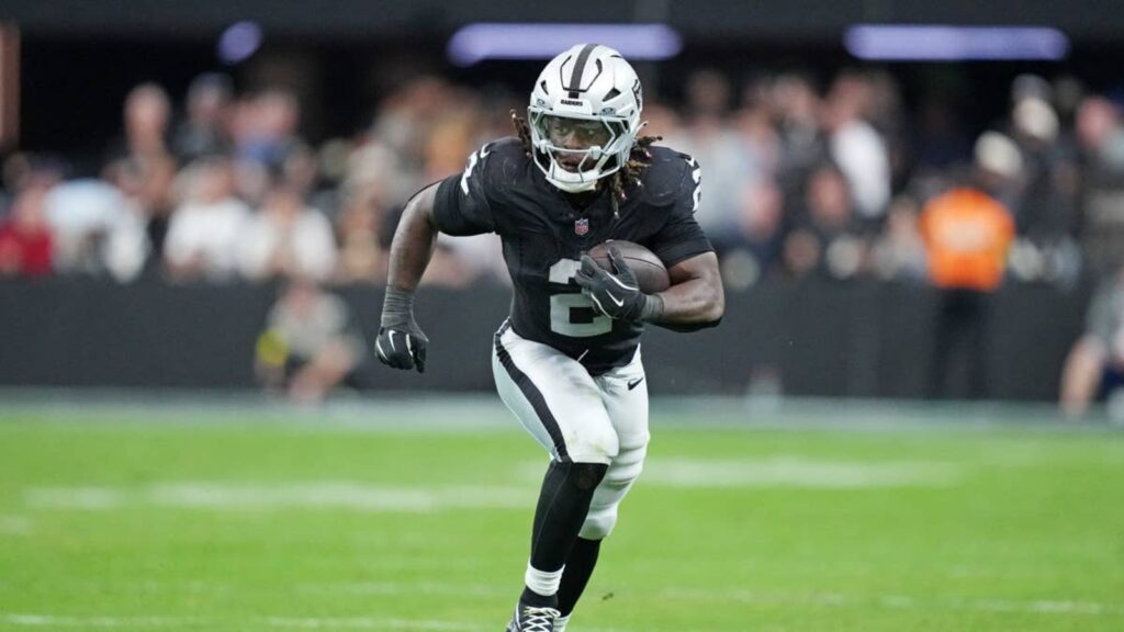Final Injury Report for Raiders-Patriots: Will Ashton Jeanty, Christian Gonzalez Play? - Yardbarker