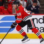Blackhawks' Kane sets record for assists by U.S.-born player - ABC7 Chicago