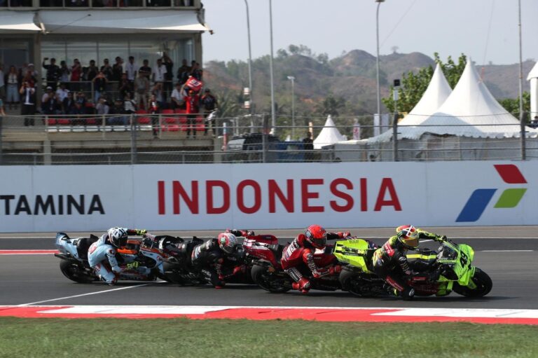 Live: MotoGP Indonesian Grand Prix as it happens | Live text - Autosport
