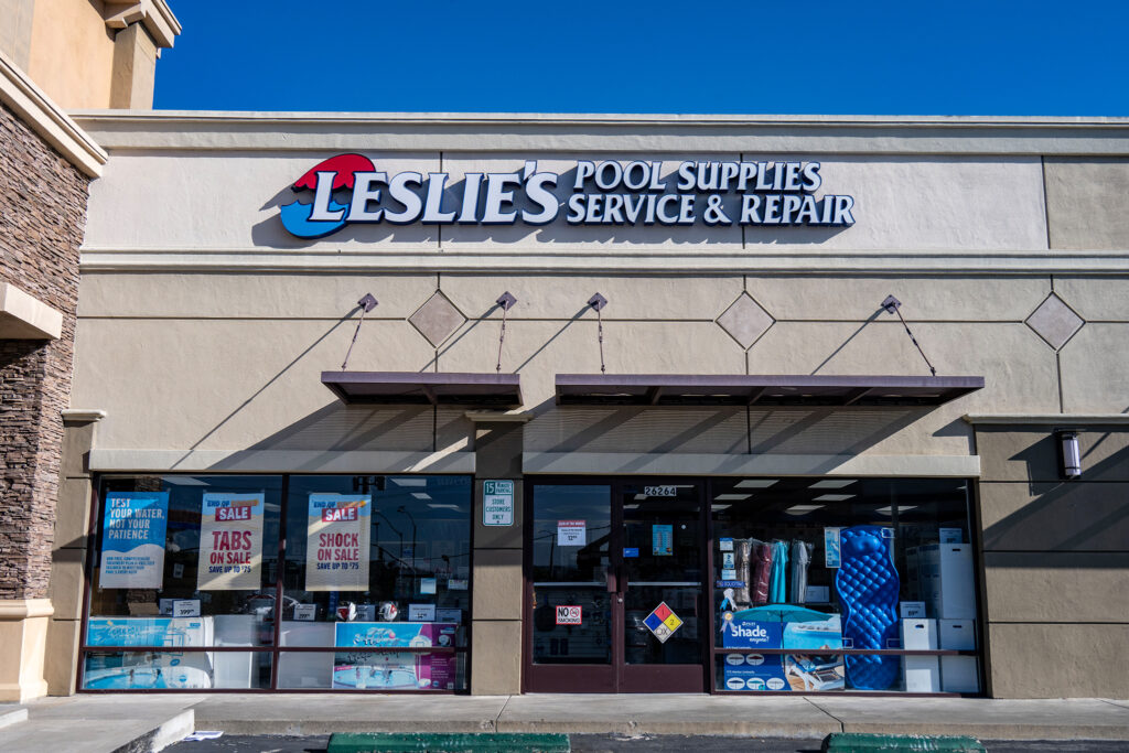 Pool supply giant Leslie's closes 8 stores across the Bay Area - SFGATE