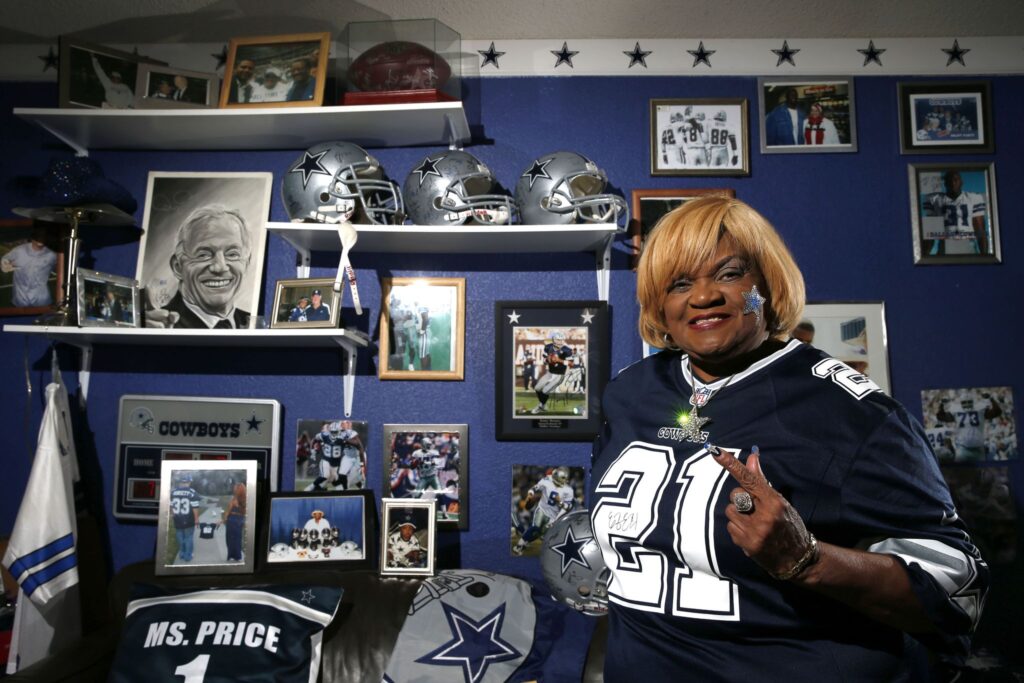 Watch: Prime Video runs tribute to late Cowboys super fan during Dallas' matchup vs. Bucs - Dallas News