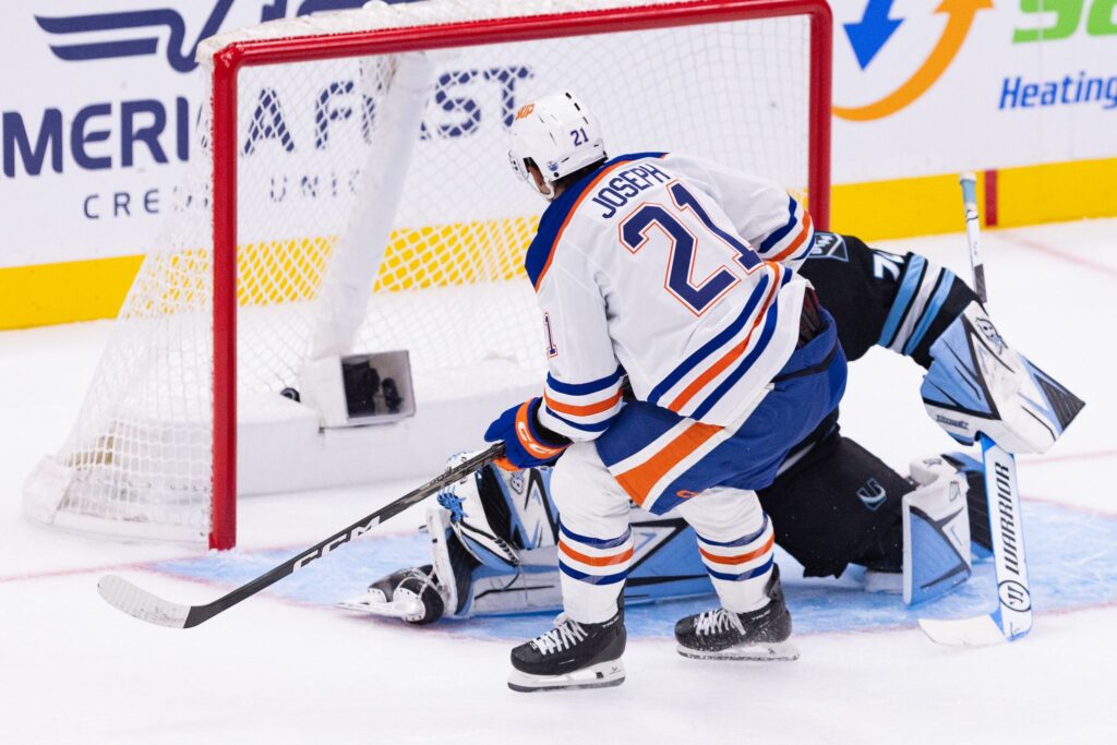 McDavid has 2 goals and 3 assists in the Oilers' 6-2 romp over the Mammoth - CT Insider