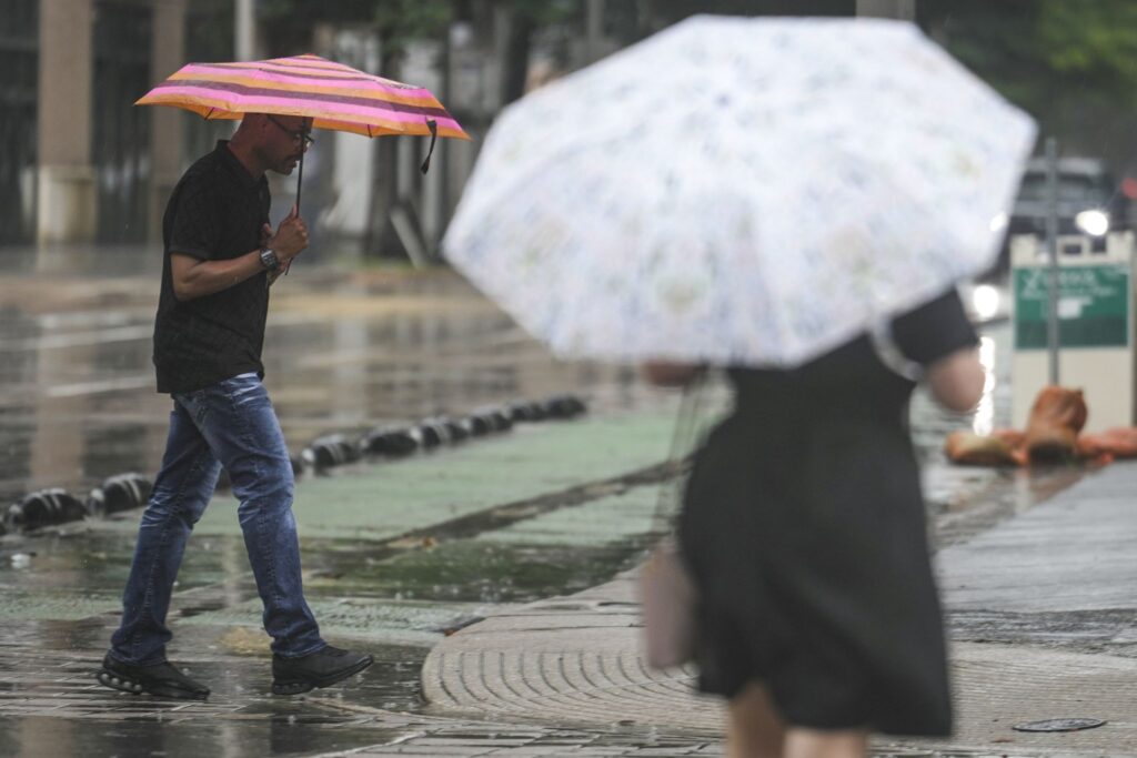 Houston’s weekend rain forecast is shifting. Here's what to know - Houston Chronicle