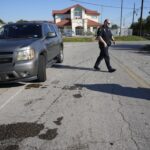 Man detained by ICE agents taken to hospital after crash in northwest Houston - Houston Chronicle