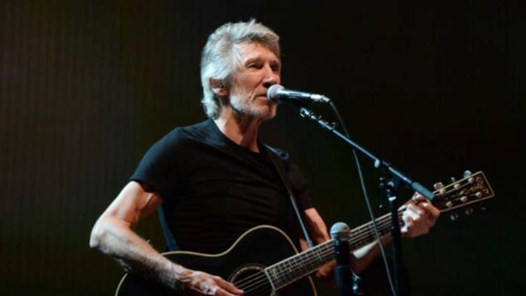 Roger Waters calls Metallica’s James Hetfield a “prick” over recent Sphere speech - Paste Magazine