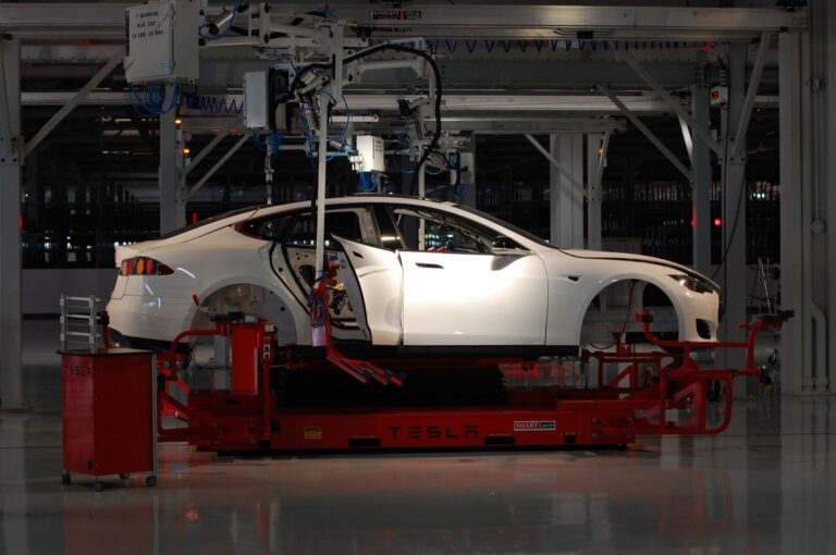 Tesla Stock $371: Q3 Deliveries 486,532 Beat 461,974 - financefeeds.com