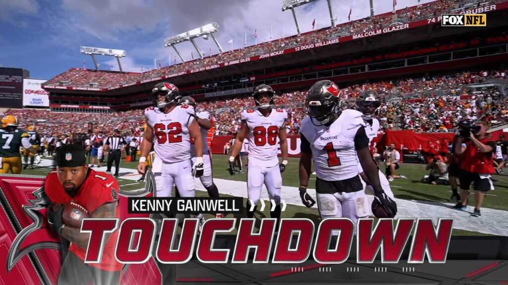 Bucs' Jalon Daniels finds Kenneth Gainwell for 10-yard TD, trimming deficit over Packers | NFL Highlights - foxsports.com