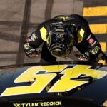 Tyler Reddick wins Phoenix NASCAR Cup thriller, Kyle Larson crashes - Motorsport.com
