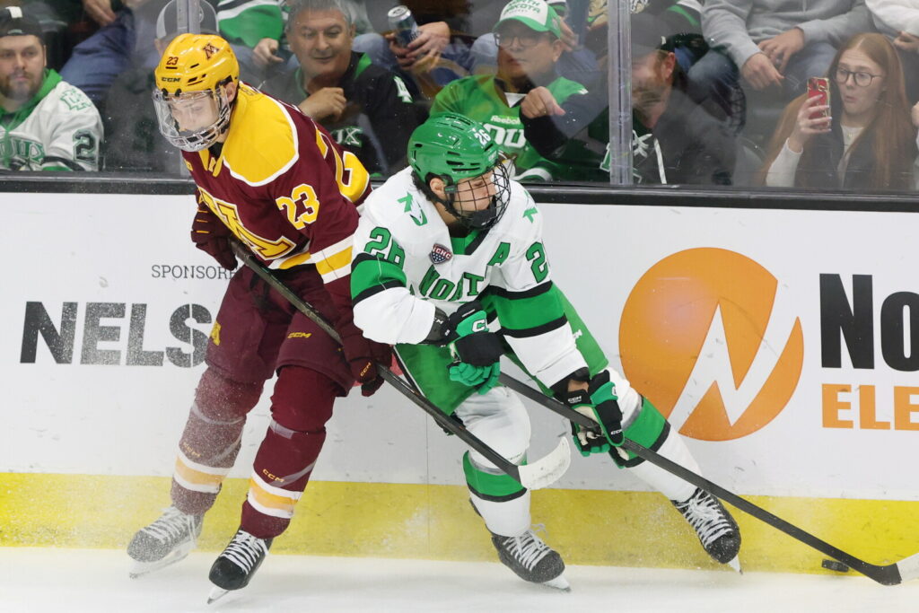 Live updates: No. 3 UND at Minnesota - Grand Forks Herald