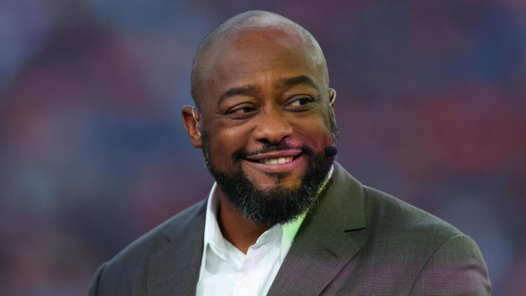 Tomlin’s Minecraft city breaks the internet - NBC Sports