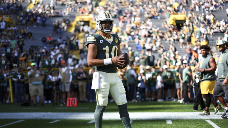 Jordan Love hits Christian Watson for 42-yard TD, Packers lead 7-0 - NBC Sports