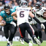 Texans lead as C.J. Stroud throws touchdown pass, Trevor Lawrence throws interception - NBC Sports