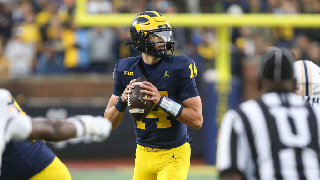 Report: Michigan to start freshman Carr against Indiana - theScore
