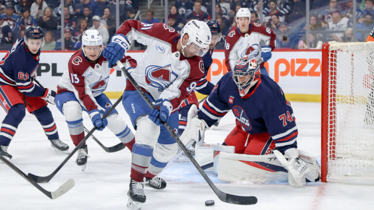 No Hellebuyck, no problem: Jets move to 3-0-1 after Skinner stones Avs - theScore
