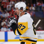 Crosby passes Thornton for 7th-most assists in NHL history - theScore