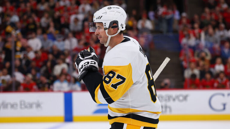 Crosby passes Thornton for 7th-most assists in NHL history - theScore