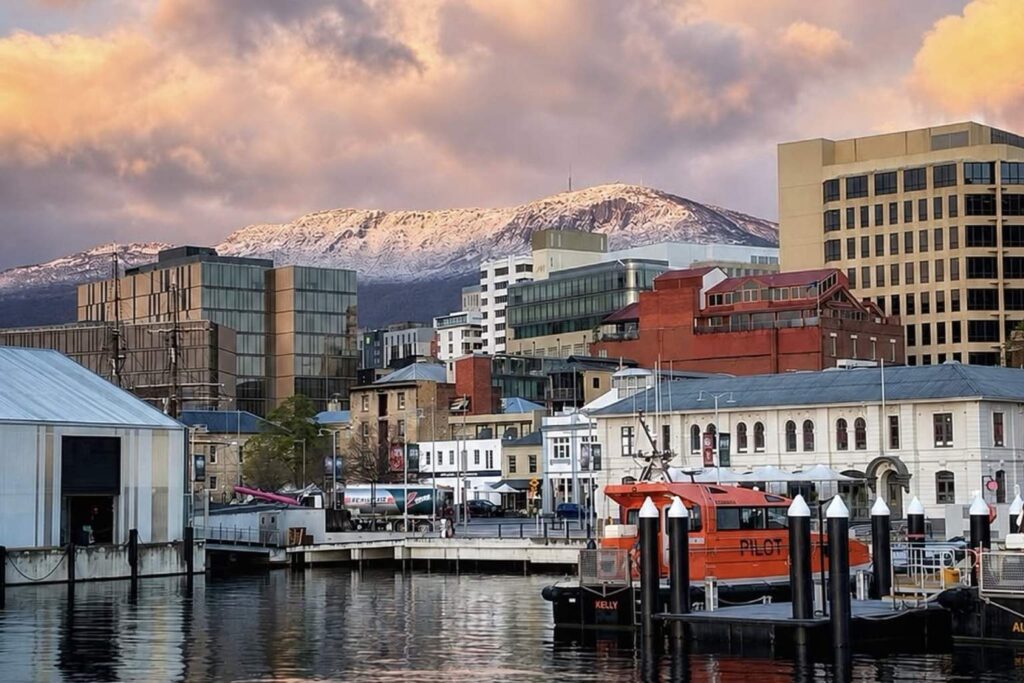 Mt Wellington plummets to -4.1 as snow falls across Tasmania’s peaks - Pulse Tasmania